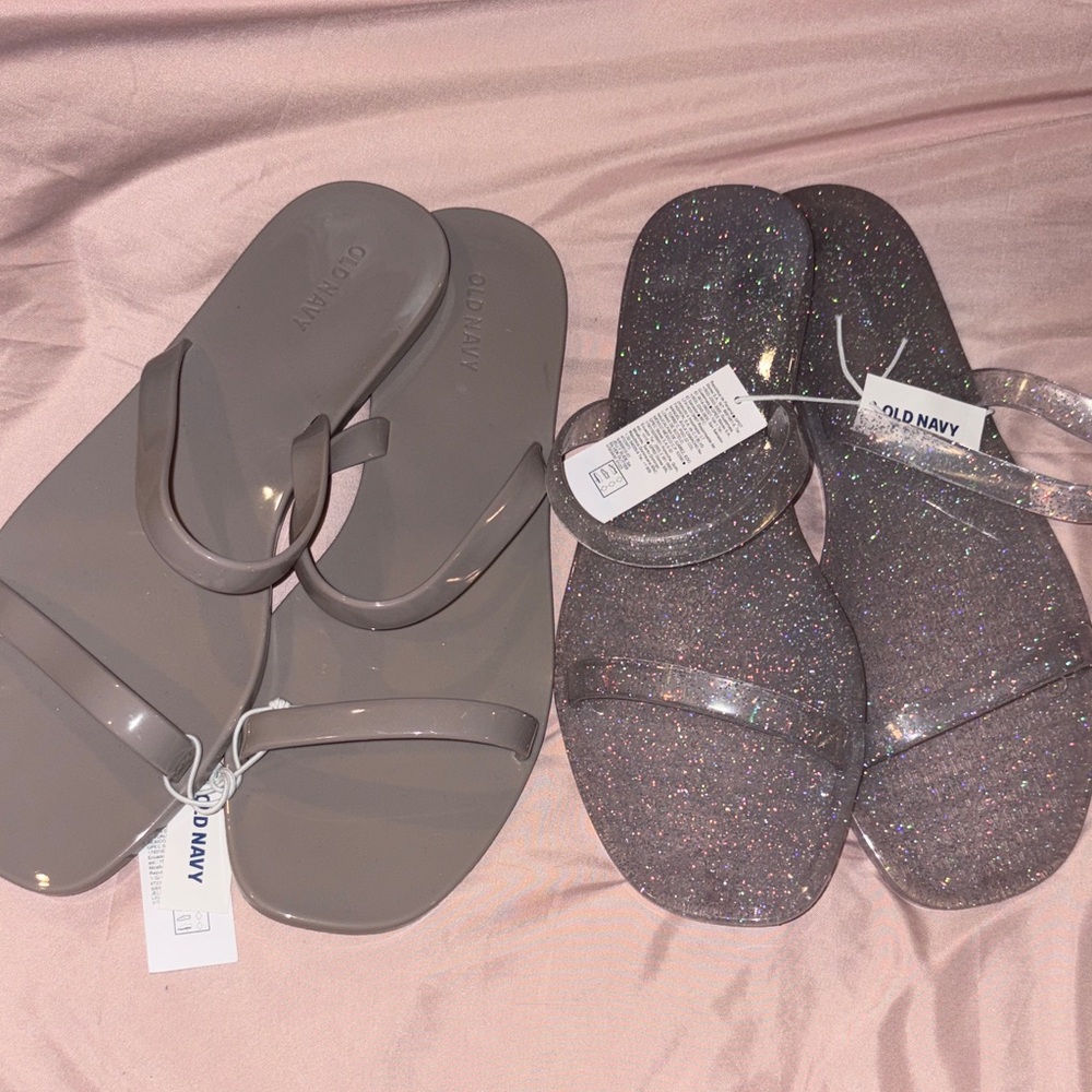 ✨ 2 Old Navy Sandals ✨